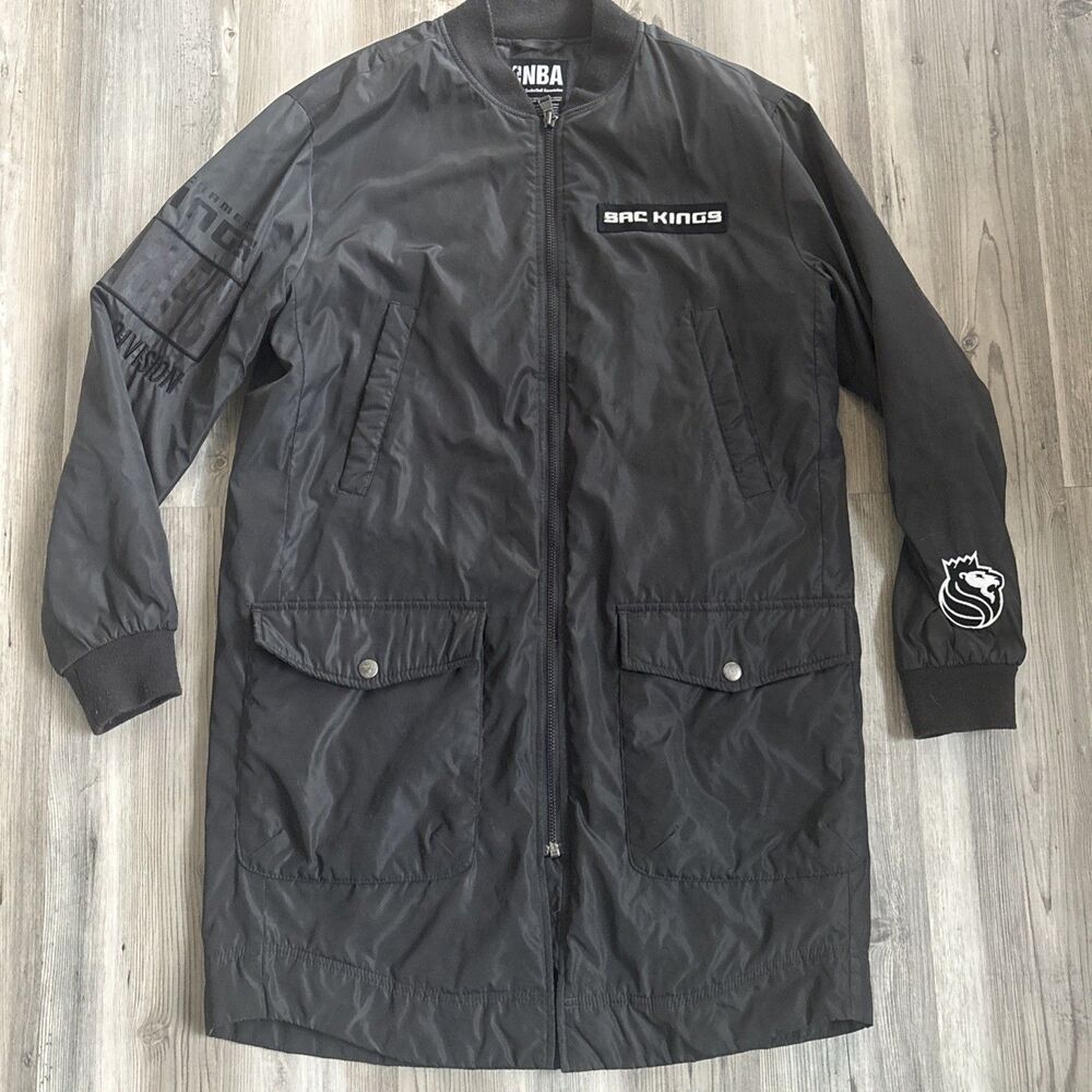 Sacramento Kings NBA Gray Black Quilted Interior Coat Jacket Unisex Size Medium